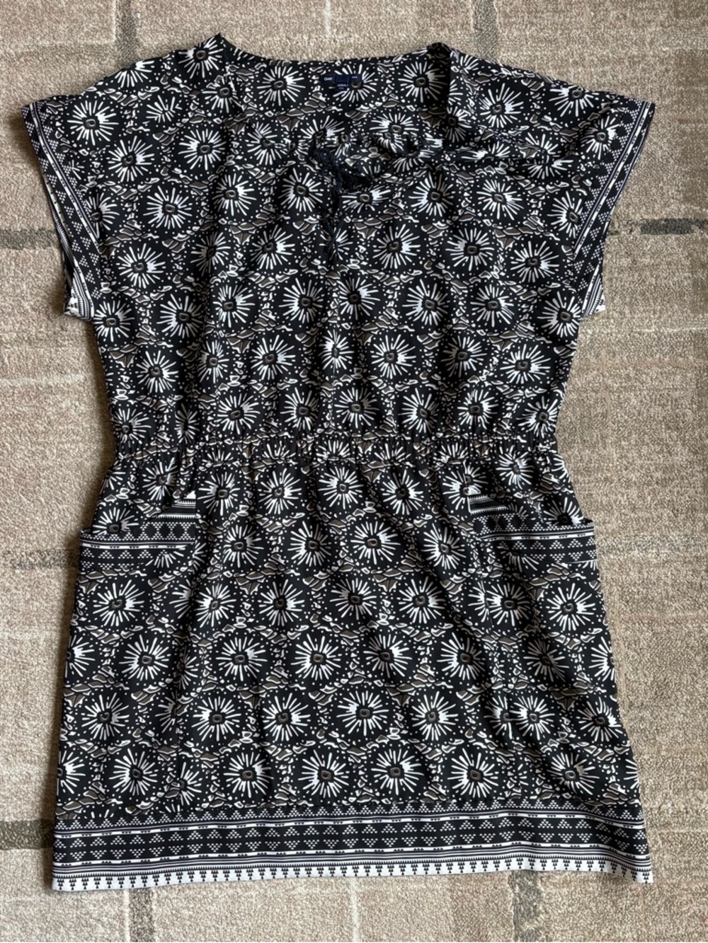GAP Women’s Casual Tunic Dress Short Sleeve Tie Neck Pockets Black and White